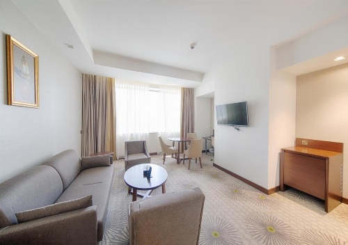 Holiday Suites Al Azizia image 47